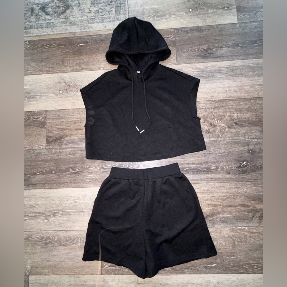 Women’s Short Sleeve Hoodie Shorts Set- Small